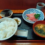 はせ部 - 生本マグロ定食  880円