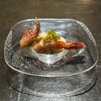 十皿 - 赤足エビのポッシュ　春の苦み