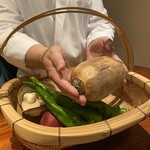 296021946 - ひとつひとつ丁寧にご説明くださいます