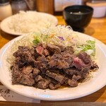 亜茶羅 - 大盛りステーキ(肉300g 1,950円)
サラダ･ライス･味噌汁付き