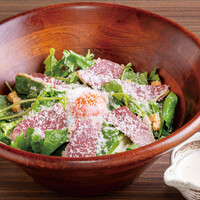 山形牛コンビーフのシーザーサラダ