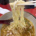 珉来 - 麺リフト、あっさりスープとよく合ってました