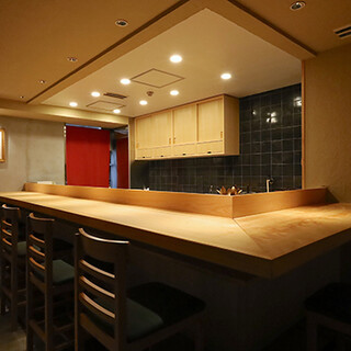 特別な日に相応しい。街中にいるのを忘れてしまう静謐な空間