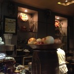 銀のさじ - 店内は特に派手さはなく、その分落ち着ける感じ。