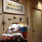 銀のさじ - 店内はひどく凝っている訳ではありませんが、落ち着く感じでGood。
