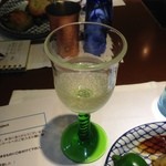 銀のさじ - 最初はシャンパンを頂きました。