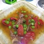 銀のさじ - 『トマト』と『グリーンピース』と『牛肉』のスープという感じの煮込み。トマトに秘密が。