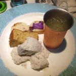 銀のさじ - デザートのお皿です。上二品、ベイクドケーキとシフォンケーキは当日参加された料理の先生が作られたそうです。