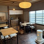 MORUNG - １階席