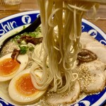 博多らーめん ShinShin 天神本店 - 