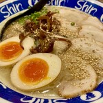 博多らーめん ShinShin 天神本店 - 