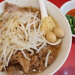 ラーメン二郎 - ラーメン半分＋青ネギショウガ半分崩