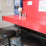 ラーメン二郎 - 店内の様子