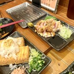 真面目焼鳥 助平 - 鶏たたき、厚揚げ