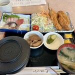峰の里 - ミックスフライと刺身のセット