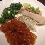 HongKongRoom GOUKA - 前菜 蒸し鶏、くらげ