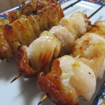 鳥周 - 料理写真:名物串焼&皮ハラミ串