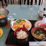 ニュー丸新 - 朝食