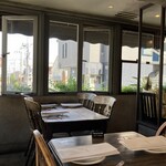 マザーズ - 落ち着いた雰囲気の店内