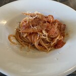 マザーズ - 淡路島玉葱のアマトリチャーナ⁇ お店で半分づつに分けて盛り付けて下さいました