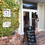 Ron Herman Cafe - お店入り口。オシャ〜