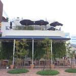 Ron Herman Cafe - 外のテラス席もあります！