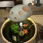 九つ井 - 店内の金魚