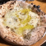 ピッツェリア メリプリンチペッサ - クアトロフォルマッジは罪の味。