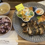 カフェ ジグソー - バジルチキン＆キッシュのランチ