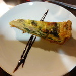 オット バル - (第1回）キッシュ　半分に切ってもらいました