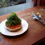 Hachihare - 国産サーモンと雑穀のサラダ ～カリフラワーソース～