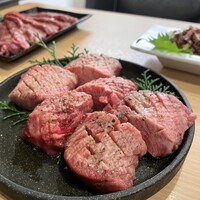 黒毛和牛焼肉 肉處 きっしゃん 西中島総本店 - 
