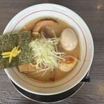 ラーメンまっくうしゃ - 醤油ラーメン1,050円に味玉150円
