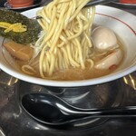 ラーメンまっくうしゃ - 麺リフト