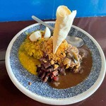 ディレディレカリー - スリランカラムカレー＋卵ピクルス