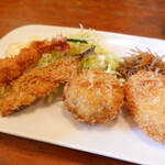 キッチン・オバサン - 料理写真:ミックスフライ（エビ、魚、クリームコロッケ、ポテトコロッケ）　1,200円