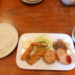 キッチン・オバサン - ミックスフライ（エビ、魚、クリームコロッケ、ポテトコロッケ）　1,200円