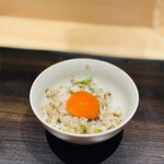 新まき - 土鍋ご飯　卵黄乗せ