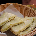 スビ マハル - チーズナン