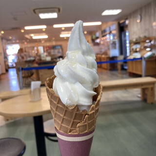 山田養蜂場お菓子工房 ぶんぶんファクトリー_1