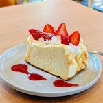 美貴 - いちごのシフォンケーキ
¥780