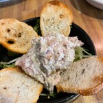 肉とワインとクラフトビール アンカーグラウンド - まぐろのタルタル