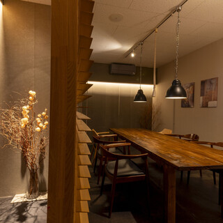 [Private Rooms Available] A space focused on comfort. Perfect for gatherings!