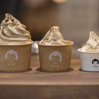 こだわり抜いたプリンなど、幅広いスイーツとフードでおもてなし