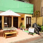 シャンティ - テラス席もあります。