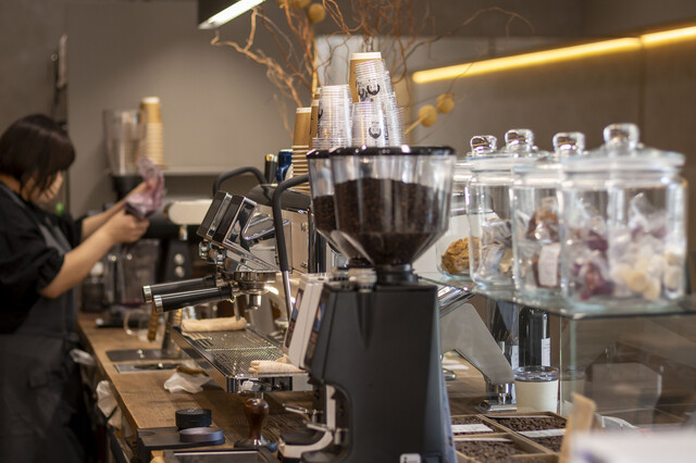 MiA COFFEE ROASTERS 青森THREE店（ミーア コーヒー ロースターズ） - 青森（カフェ）の写真