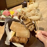 隠れ家酒場 雅 - 白滝と牛スジ、持ちました