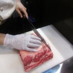 目の前で切り分け