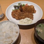社 - シーフードフライ定食　850円