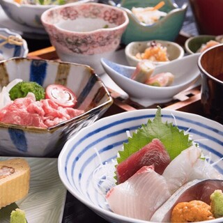 コースの為だけのメニューをその日ごとに。季節の厳選食材を使用